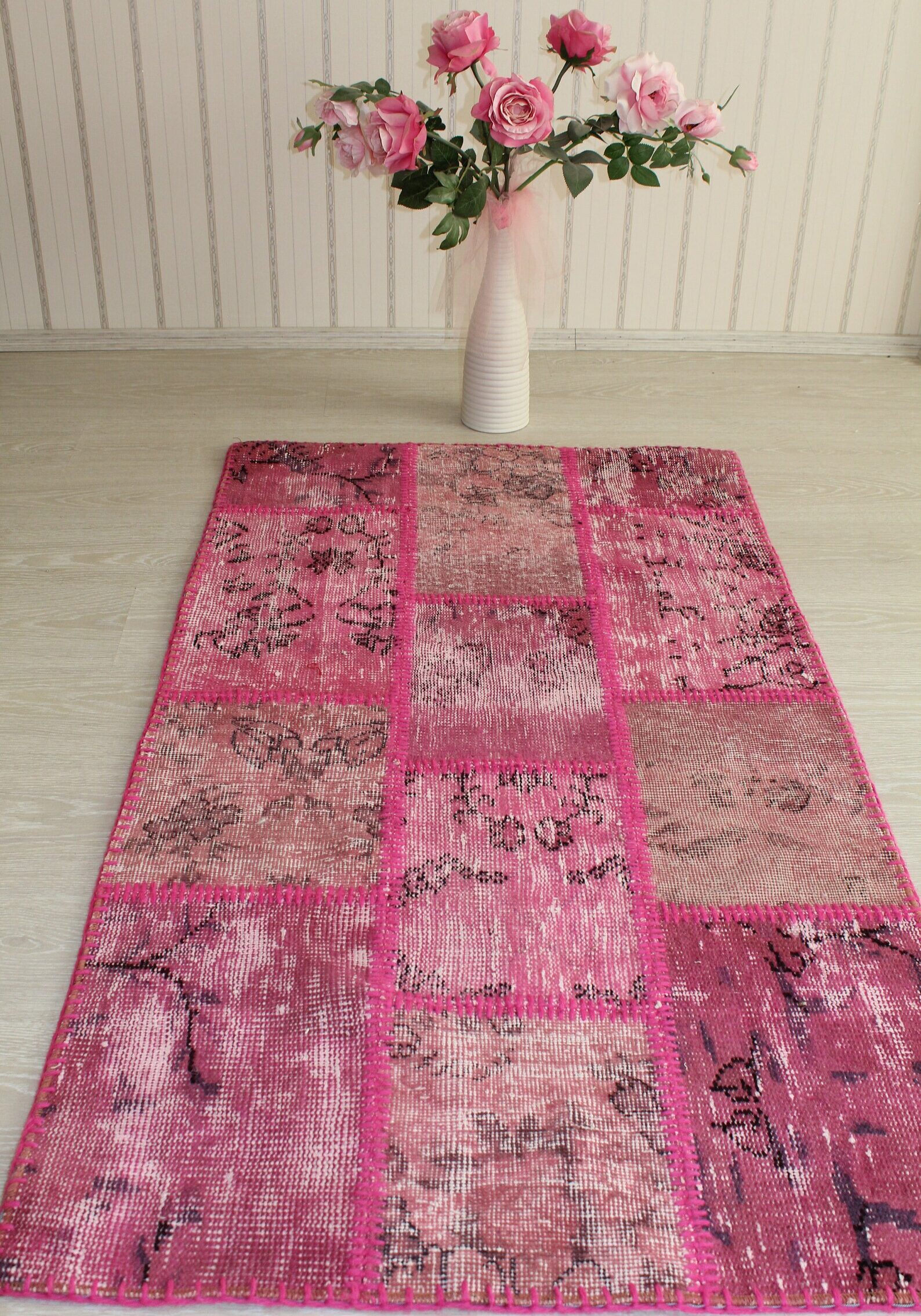 Housewarming Gifts, affordable gifts, affordable decor, affordable item, elegant rugs, patchwork rugs, pink rug, elegant rug